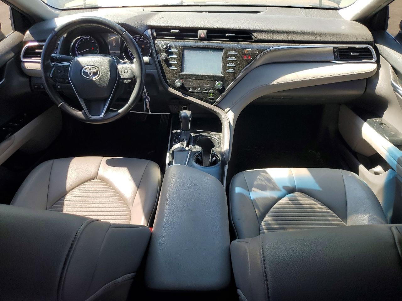 2018 TOYOTA CAMRY SE — Фото 8 из 12