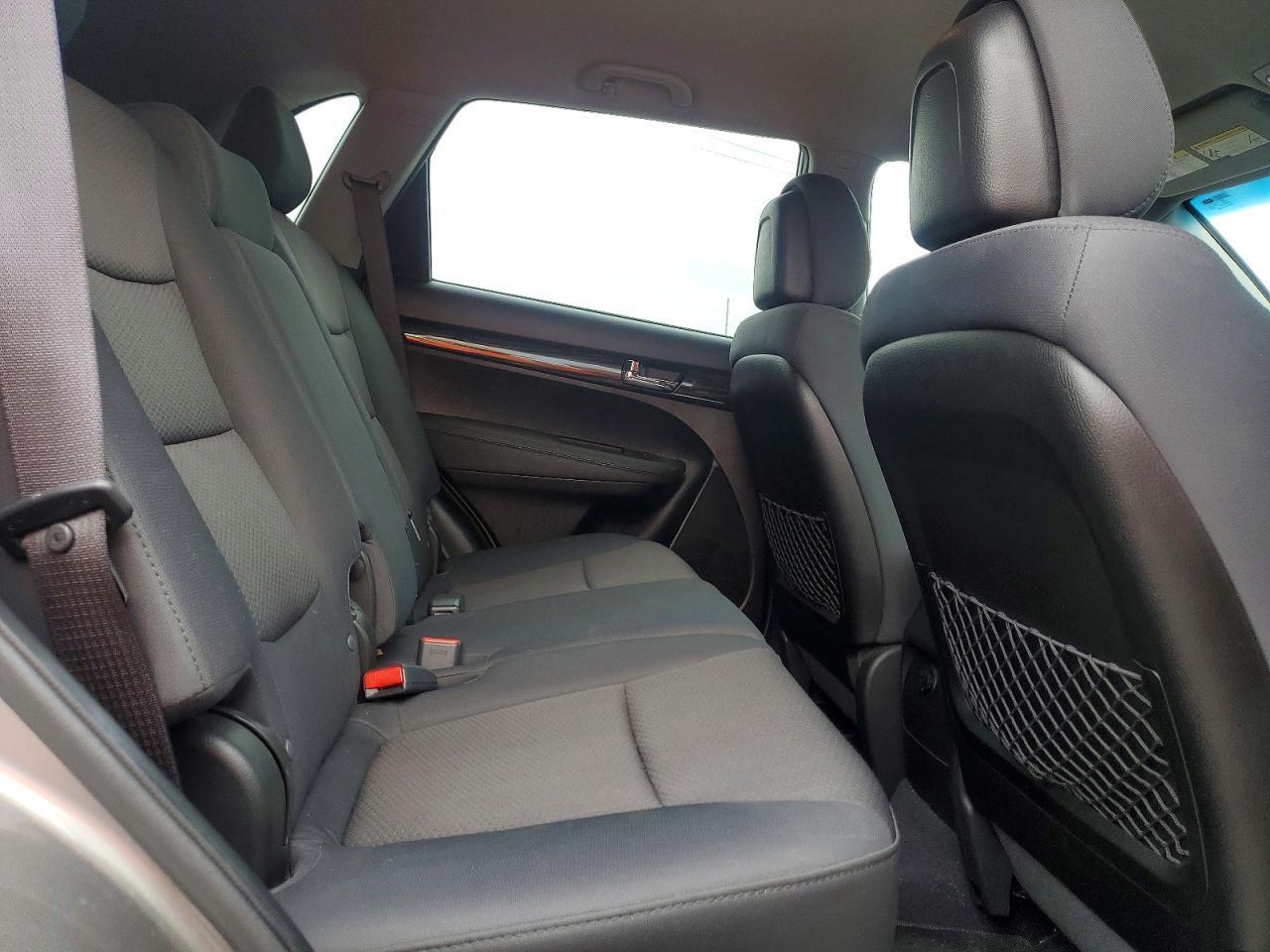 5XYKT3A17CG273895 2012 KIA SORENTO photo no. 11