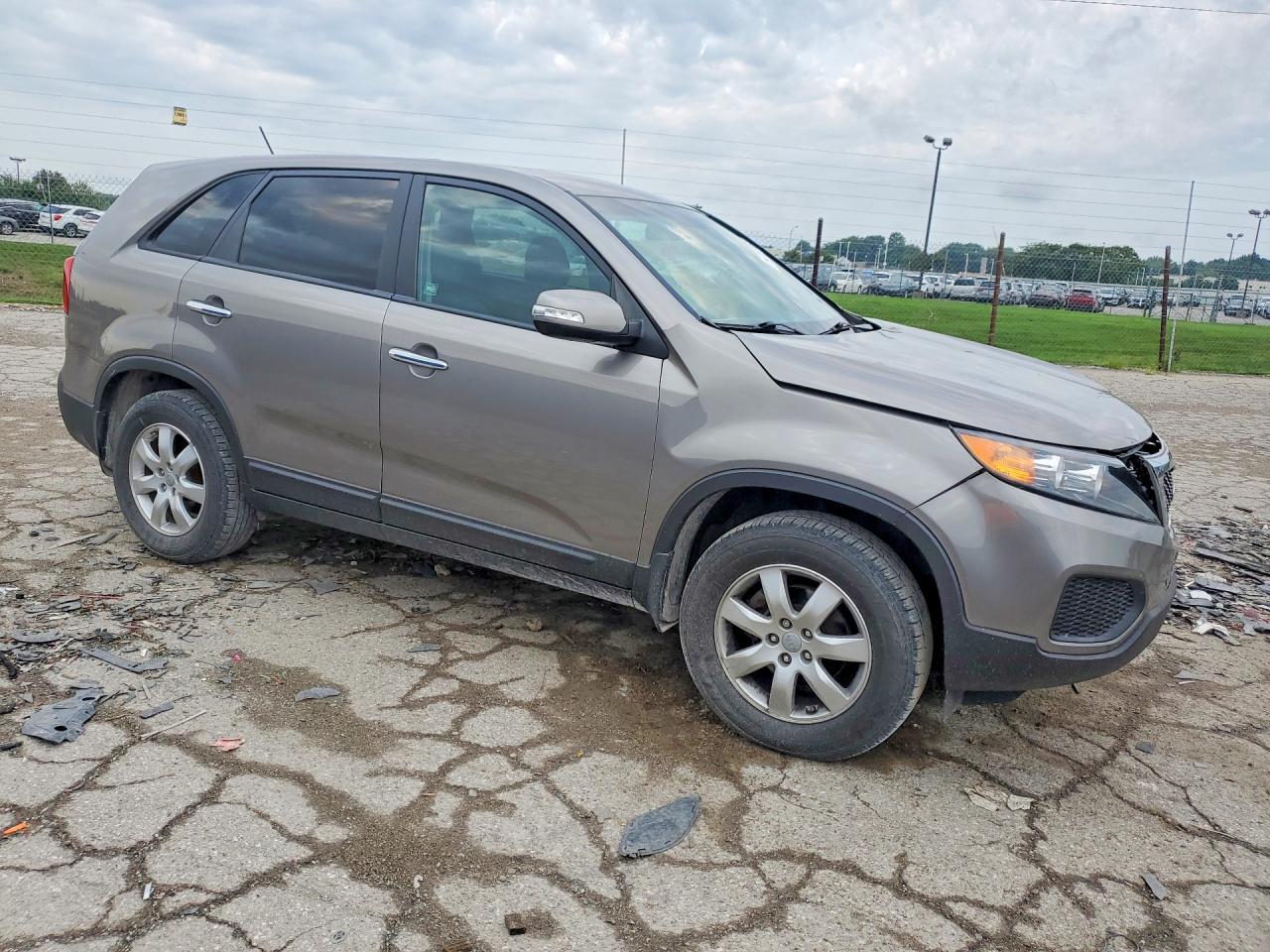 5XYKT3A17CG273895 2012 KIA SORENTO photo no. 4