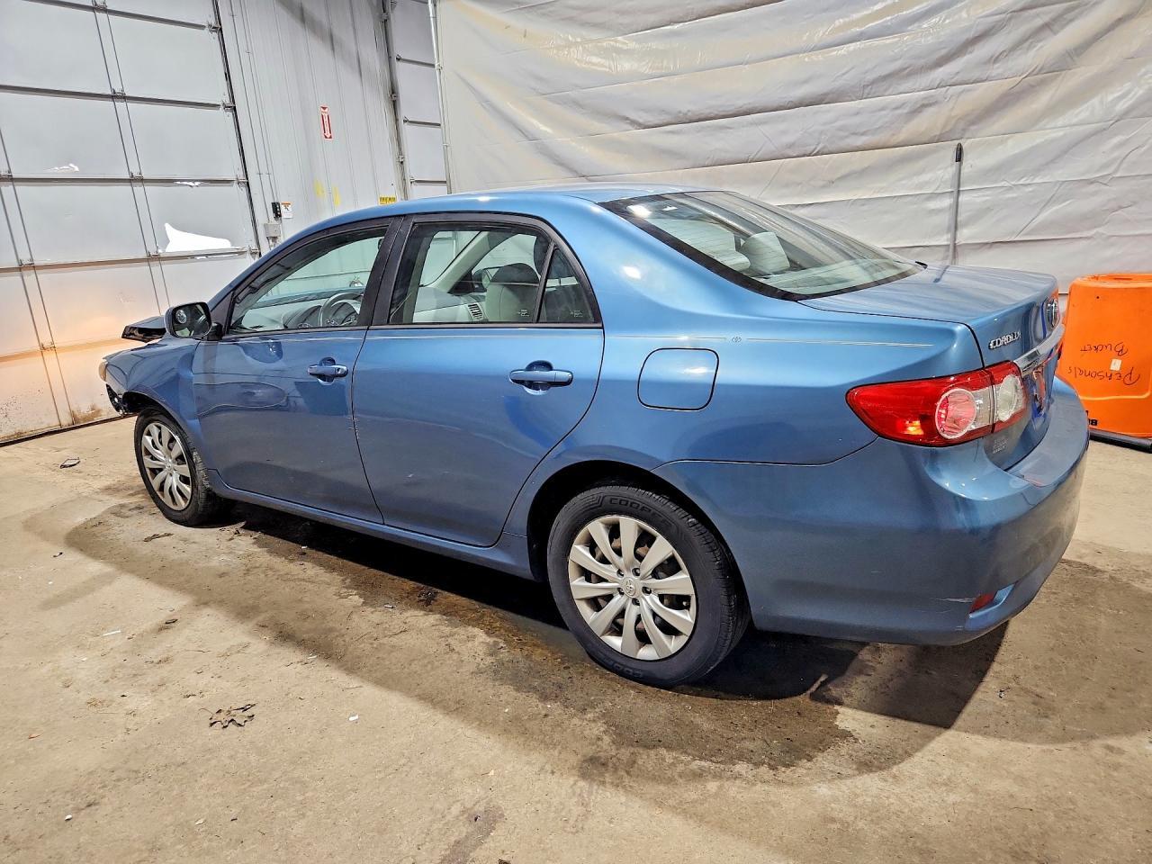 2012 TOYOTA COROLLA LE — Фото 2 из 12