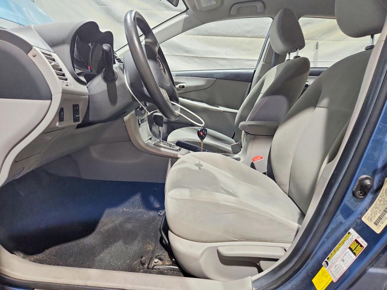 2012 TOYOTA COROLLA LE — Фото 7 из 12