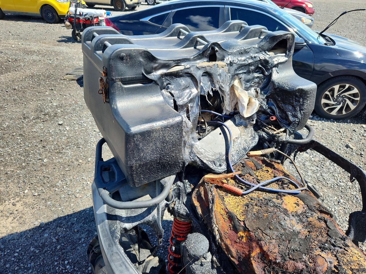 3JBLWAT29GJ000170 2016 CAN-AM OUTLANDER photo no. 10