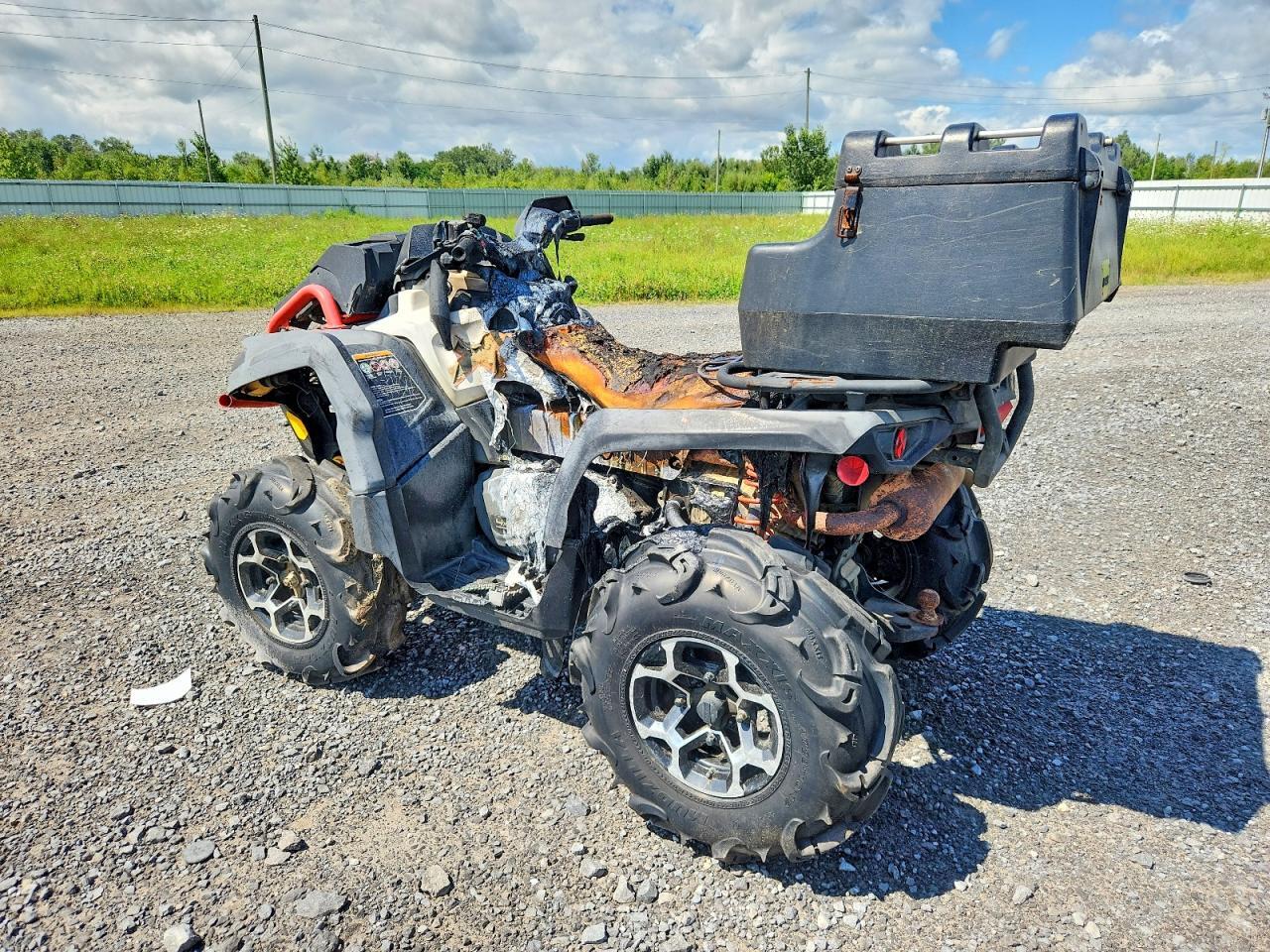 3JBLWAT29GJ000170 2016 CAN-AM OUTLANDER photo no. 3