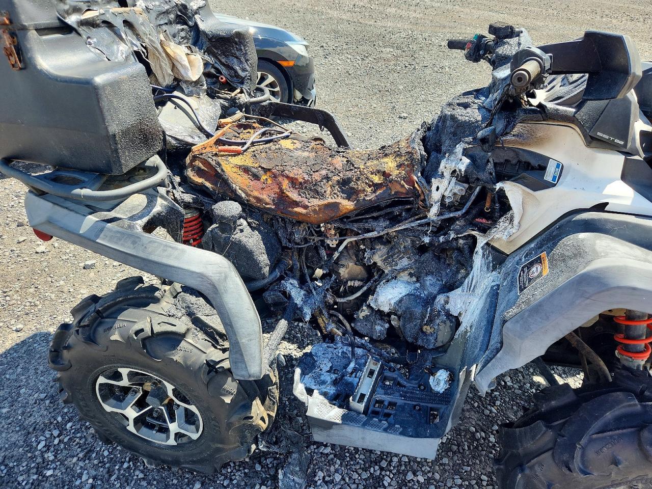 3JBLWAT29GJ000170 2016 CAN-AM OUTLANDER photo no. 9