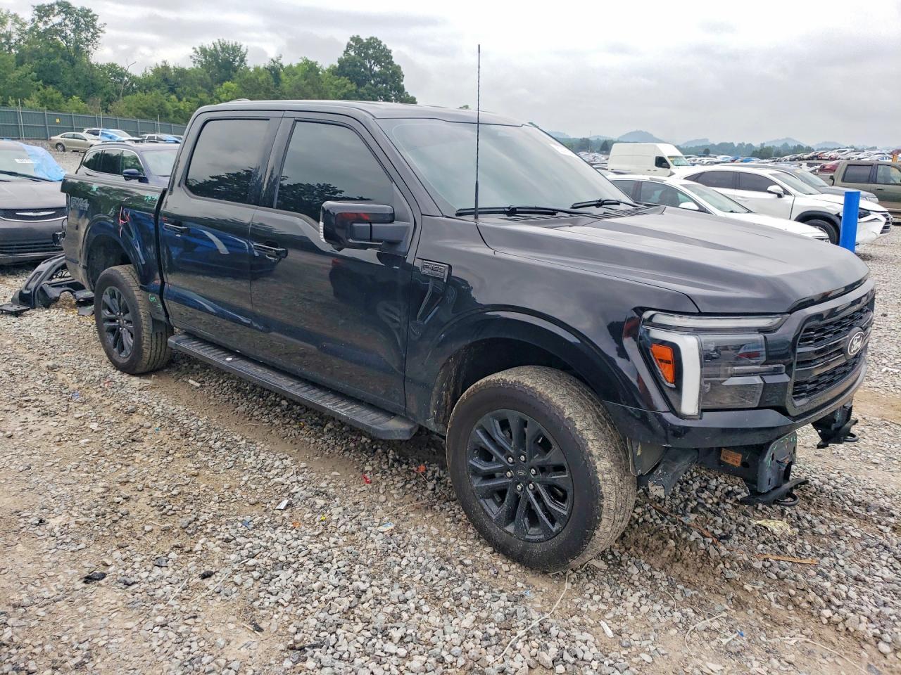 2025 FORD F150 LARIAT — Фото 4 из 13