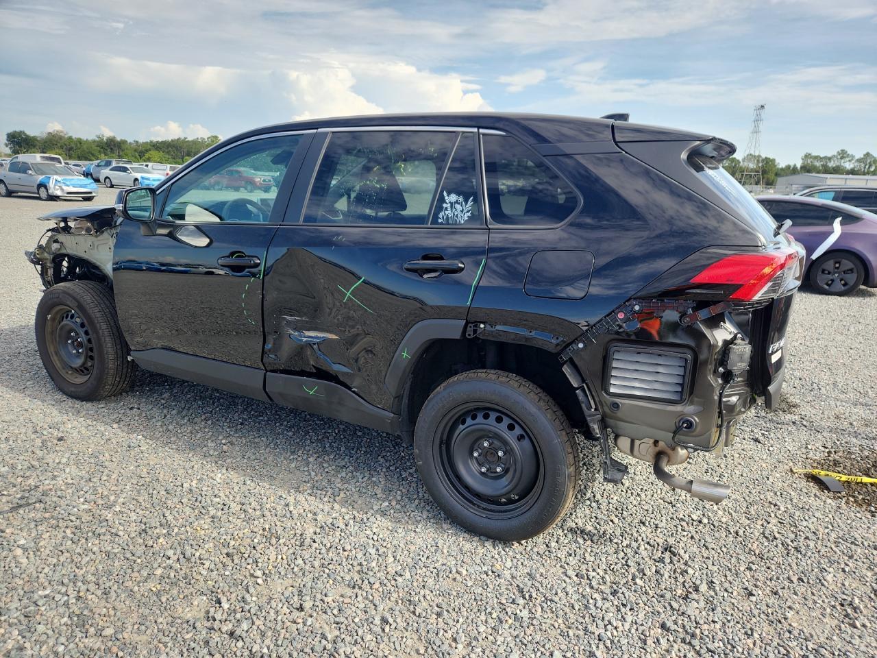 2025 TOYOTA RAV4 LE — Фото 2 из 14