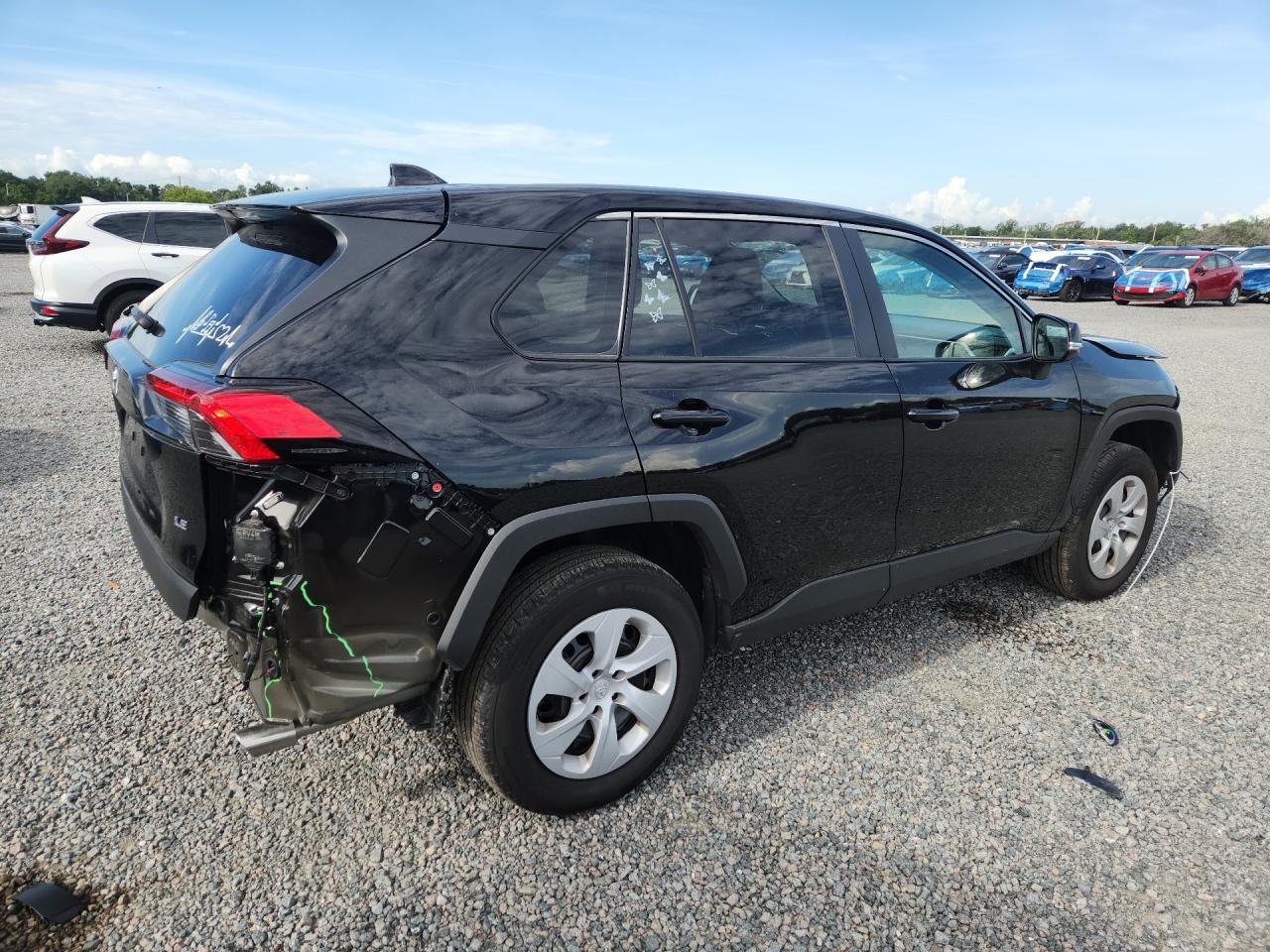 2025 TOYOTA RAV4 LE — Фото 3 из 14