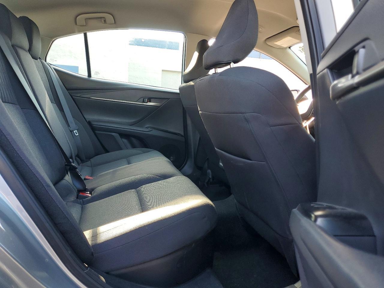 2025 TOYOTA CAMRY LE — Фото 10 из 13