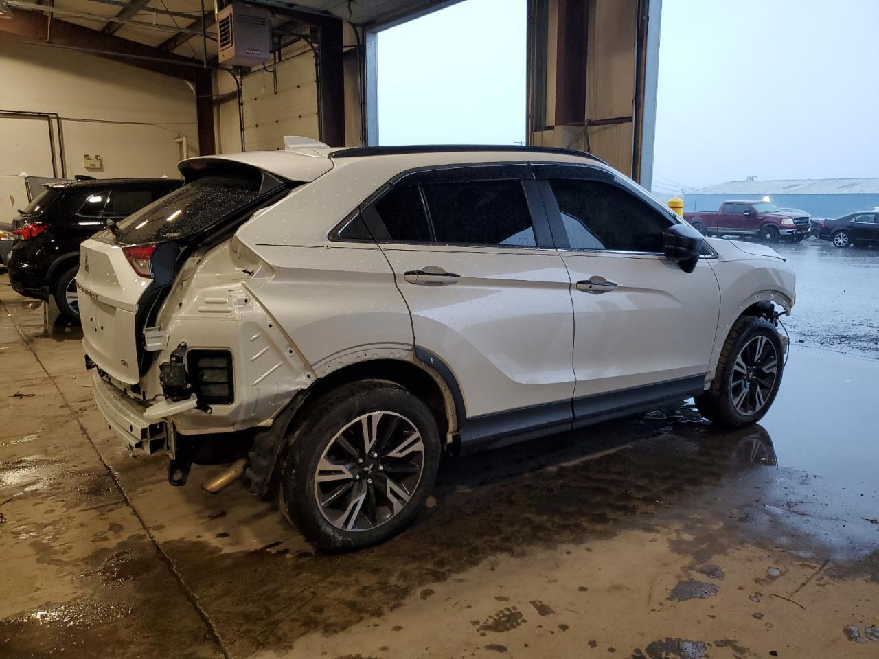 2024 MITSUBISHI ECLIPSE CROSS SE — Фото 3 из 13
