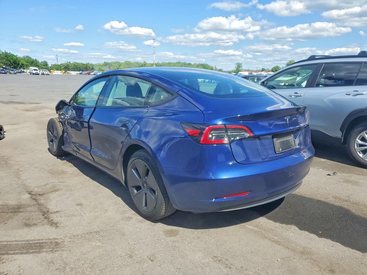 2023 TESLA MODEL 3 — Фото 2 из 12
