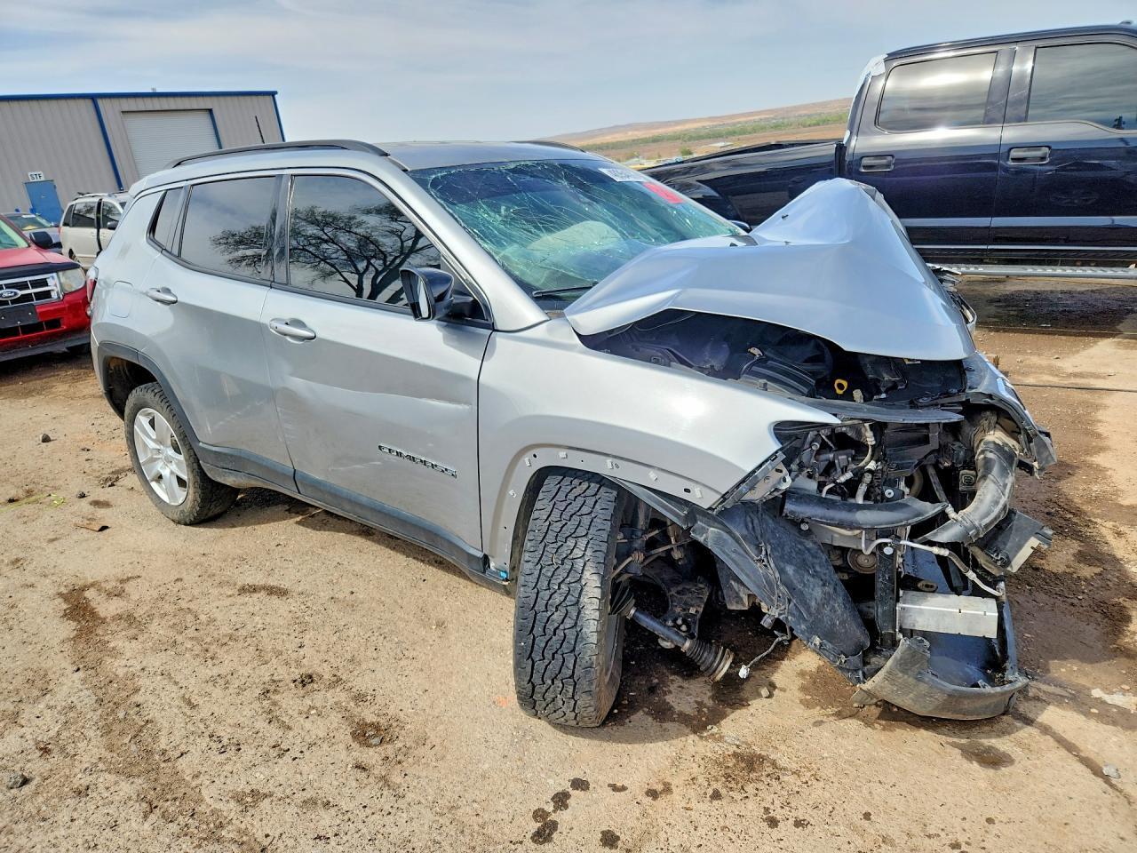 3C4NJDBB7NT165739 2022 JEEP COMPASS photo no. 4