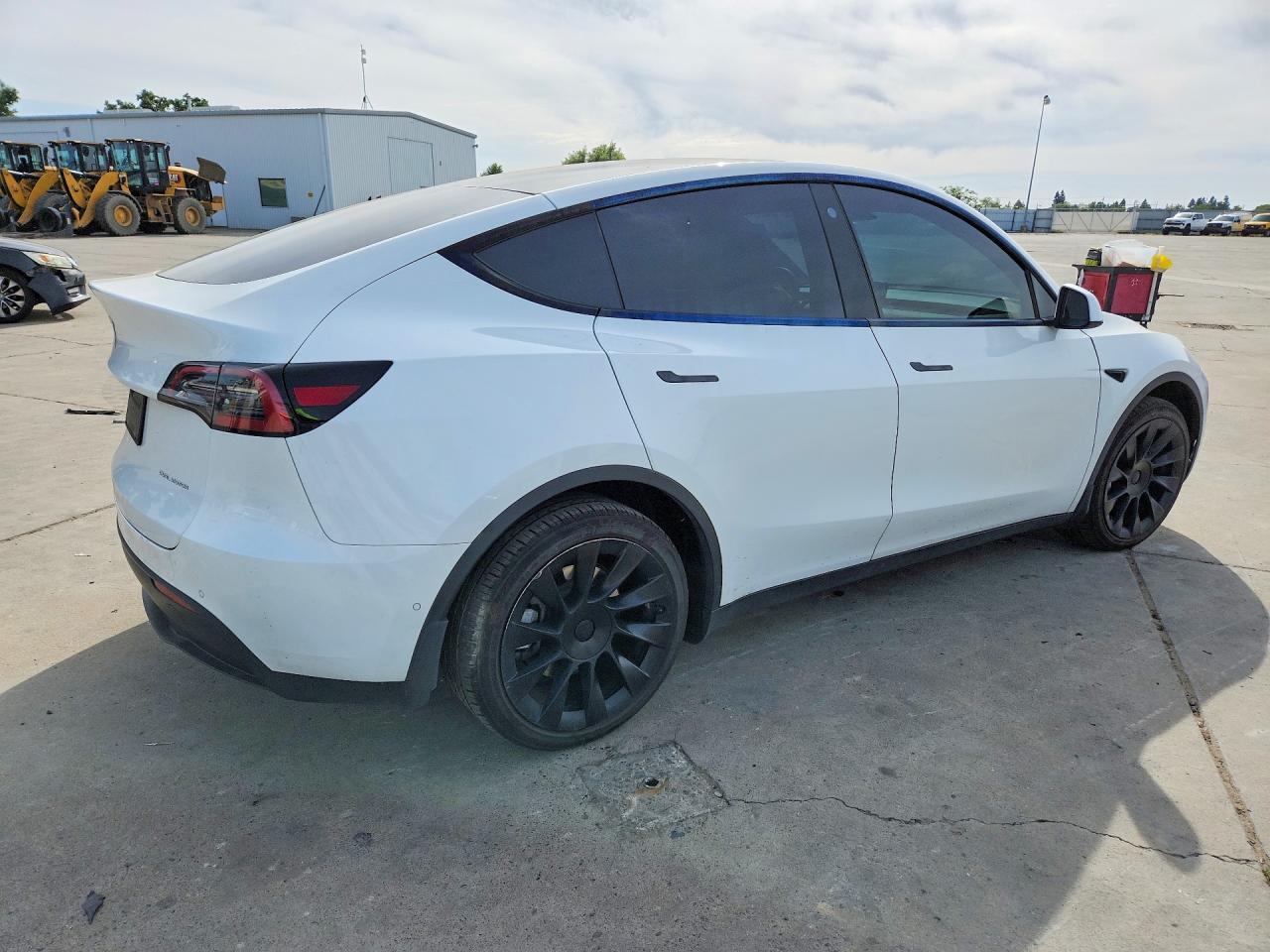 2022 TESLA MODEL Y — Фото 3 из 12