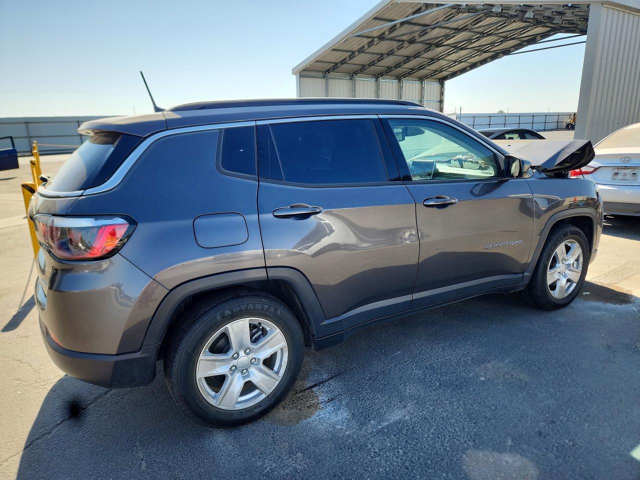 2022 JEEP COMPASS LATITUDE — Фото 3 из 13