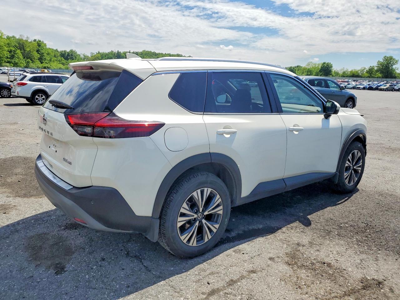 2021 NISSAN ROGUE SV — Фото 3 из 13