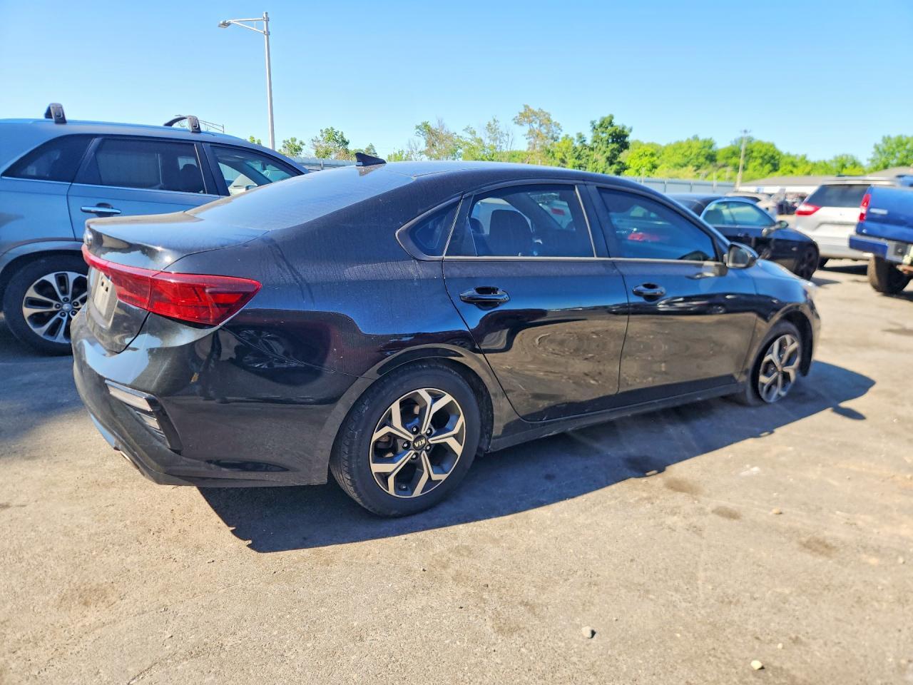 2021 KIA FORTE LXS — Фото 3 из 12