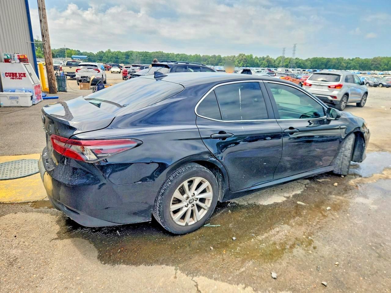 2021 TOYOTA CAMRY LE — Фото 3 из 12