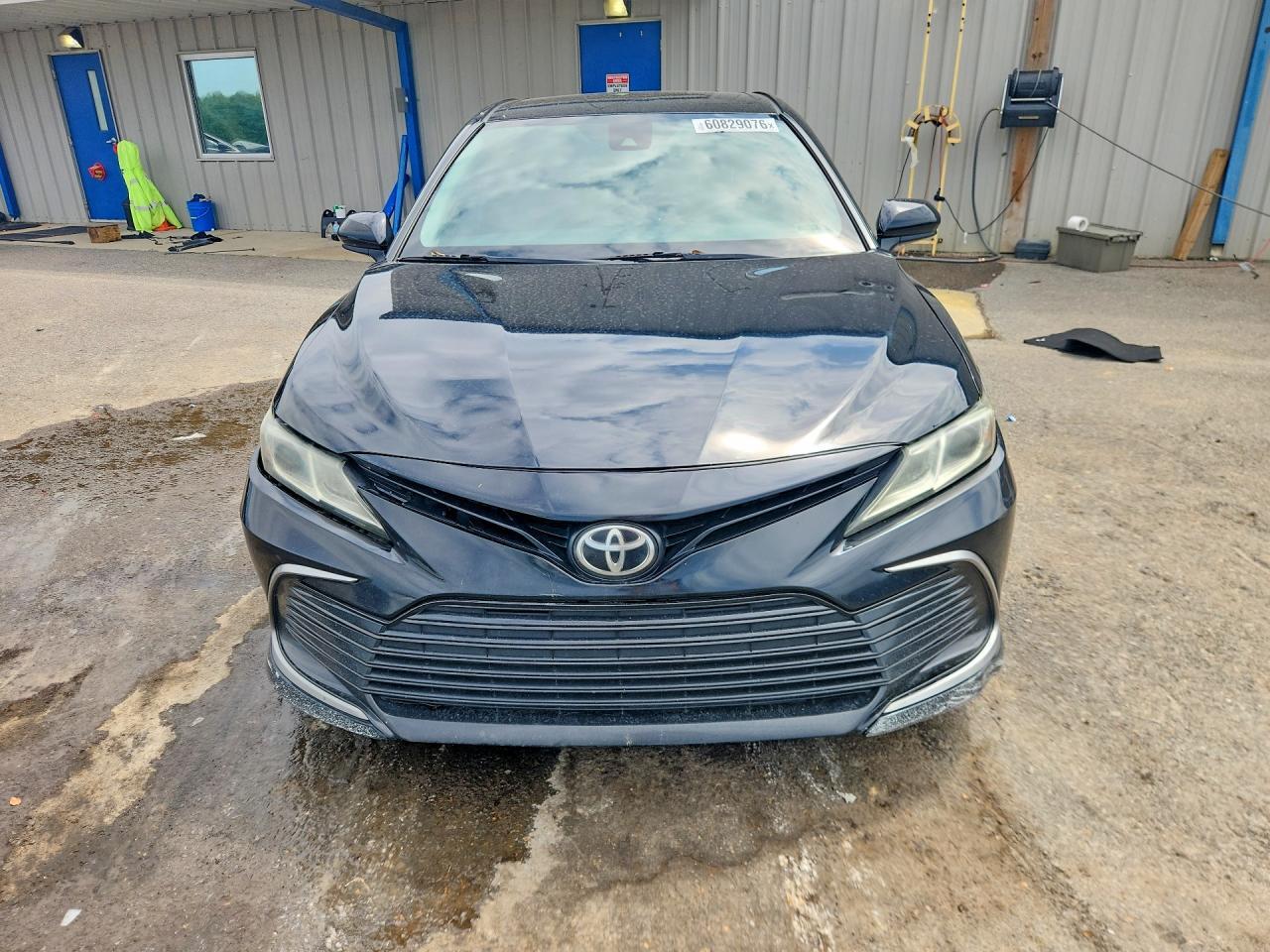 2021 TOYOTA CAMRY LE — Фото 5 из 12