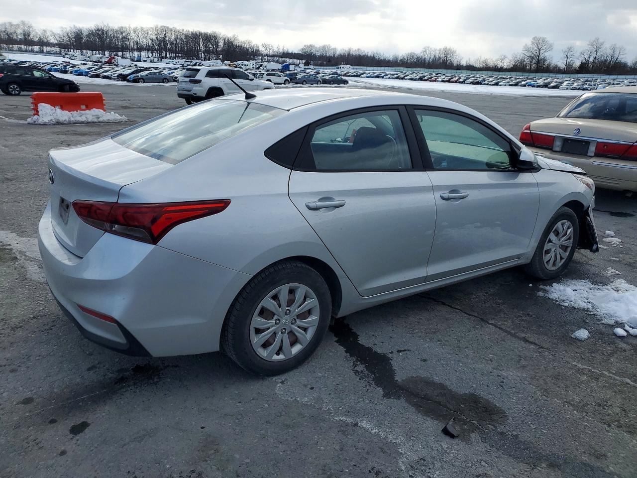 2020 HYUNDAI ACCENT SE — Фото 3 из 12