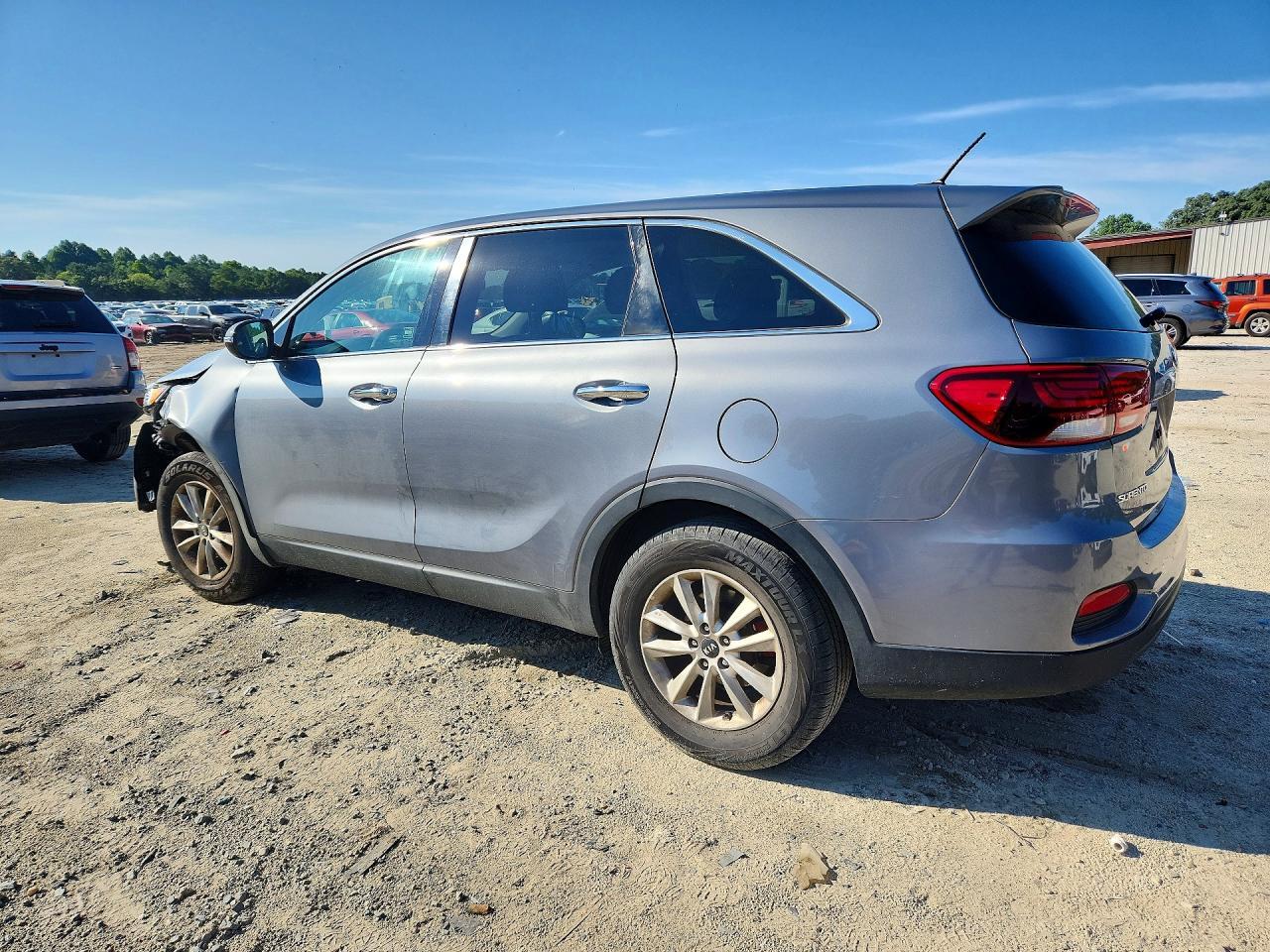 2020 KIA SORENTO S — Фото 2 из 14