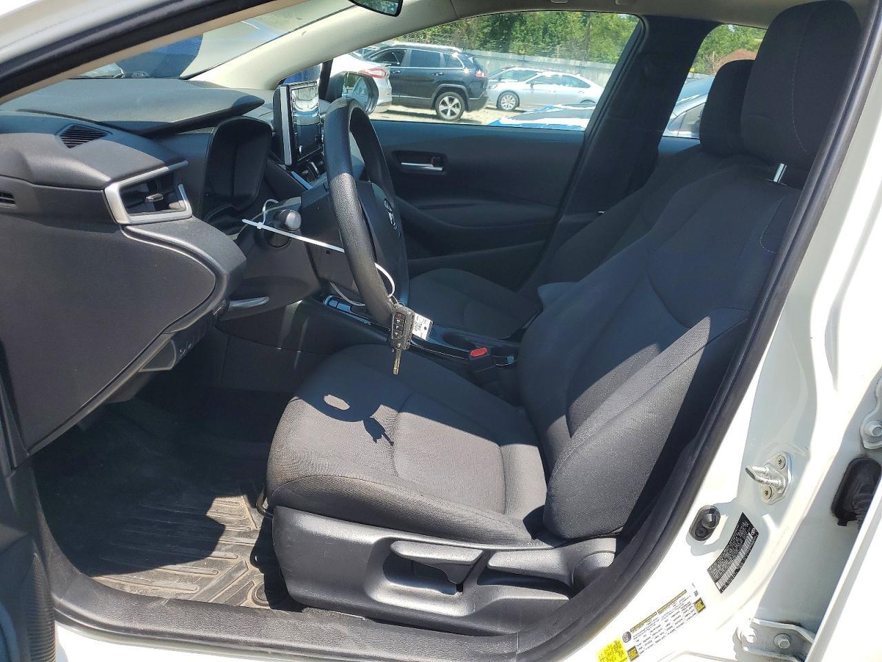 2020 TOYOTA COROLLA LE — Фото 7 из 12