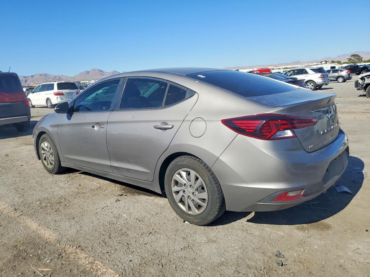 2020 HYUNDAI ELANTRA SE — Фото 2 из 12