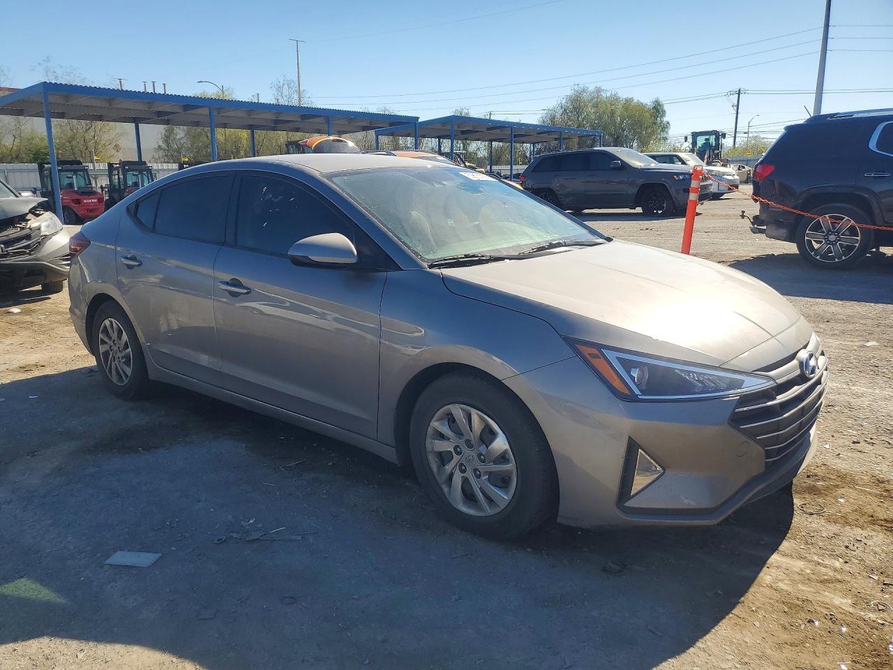 2020 HYUNDAI ELANTRA SE — Фото 4 из 12