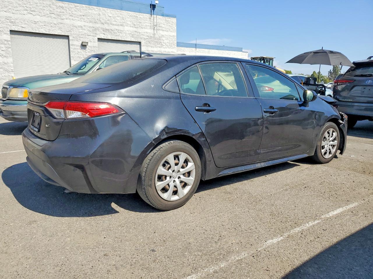 2020 TOYOTA COROLLA LE — Фото 3 из 12