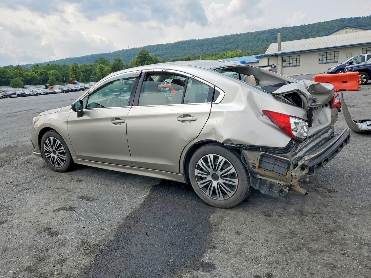 2019 SUBARU LEGACY 2.5I — Фото 2 из 12