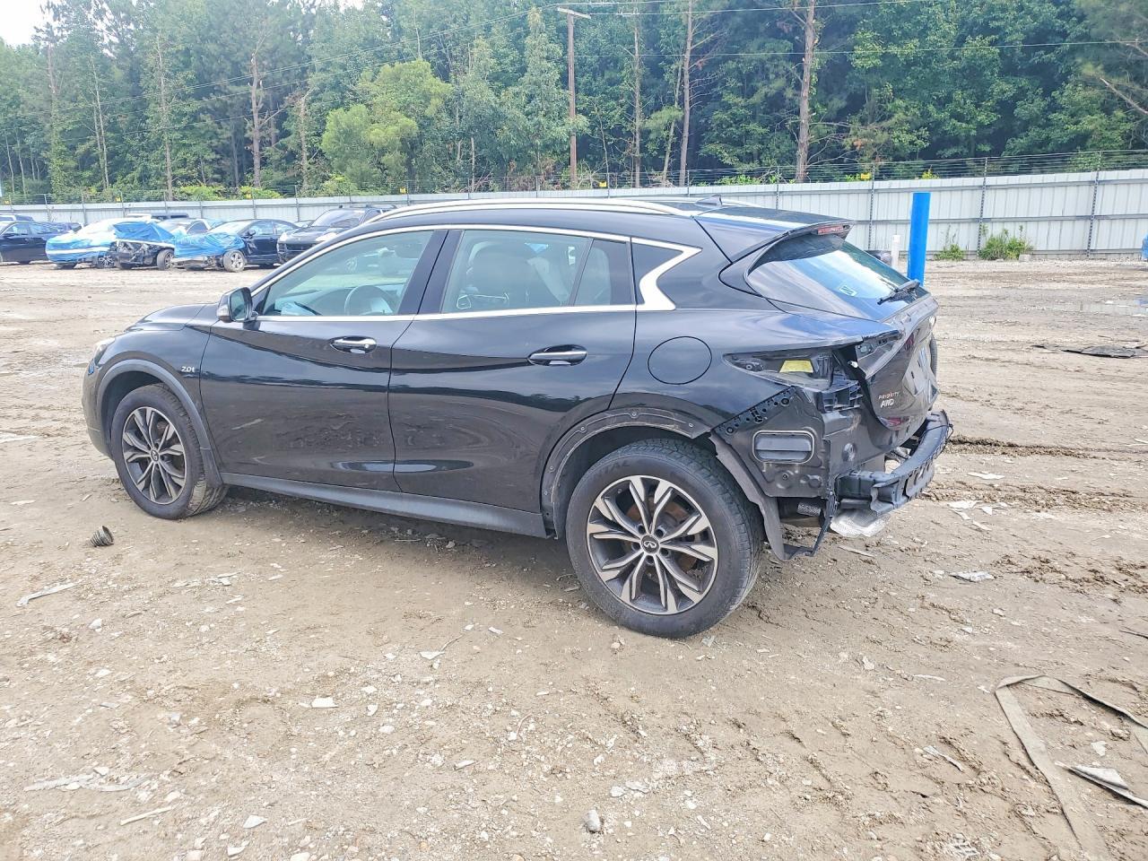 2019 INFINITI QX30 LUXE — Фото 2 из 12