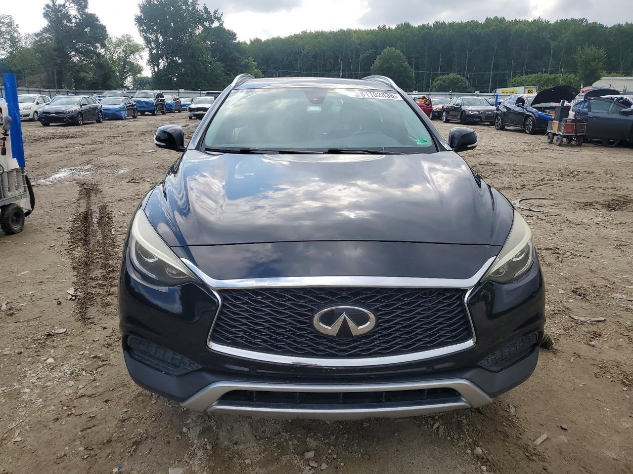 2019 INFINITI QX30 LUXE — Фото 5 из 12