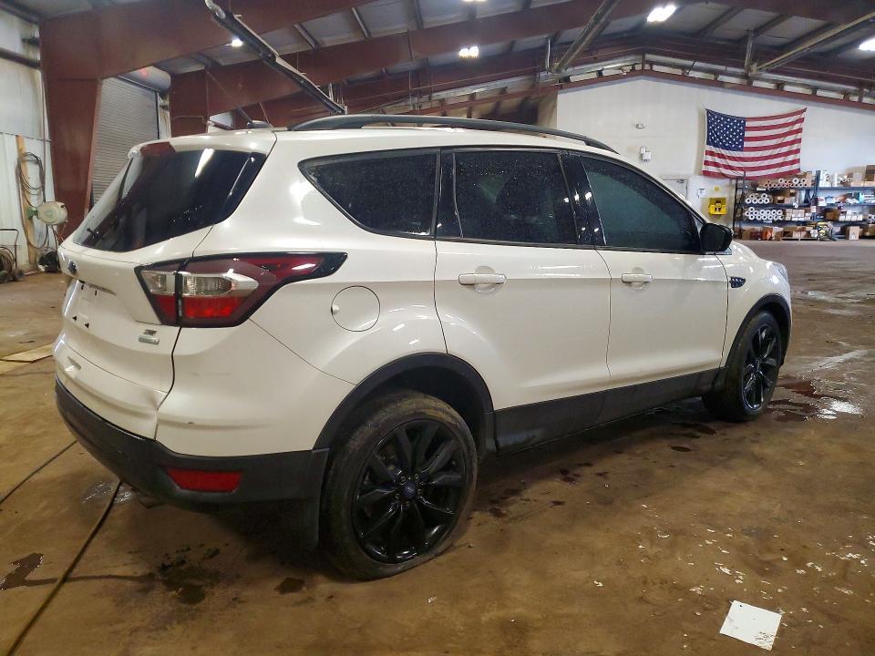 2017 FORD ESCAPE SE — Фото 3 из 13