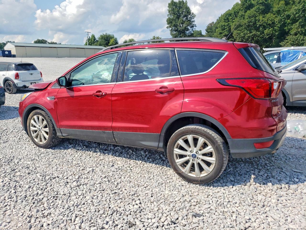 2019 FORD ESCAPE SEL — Фото 2 из 14