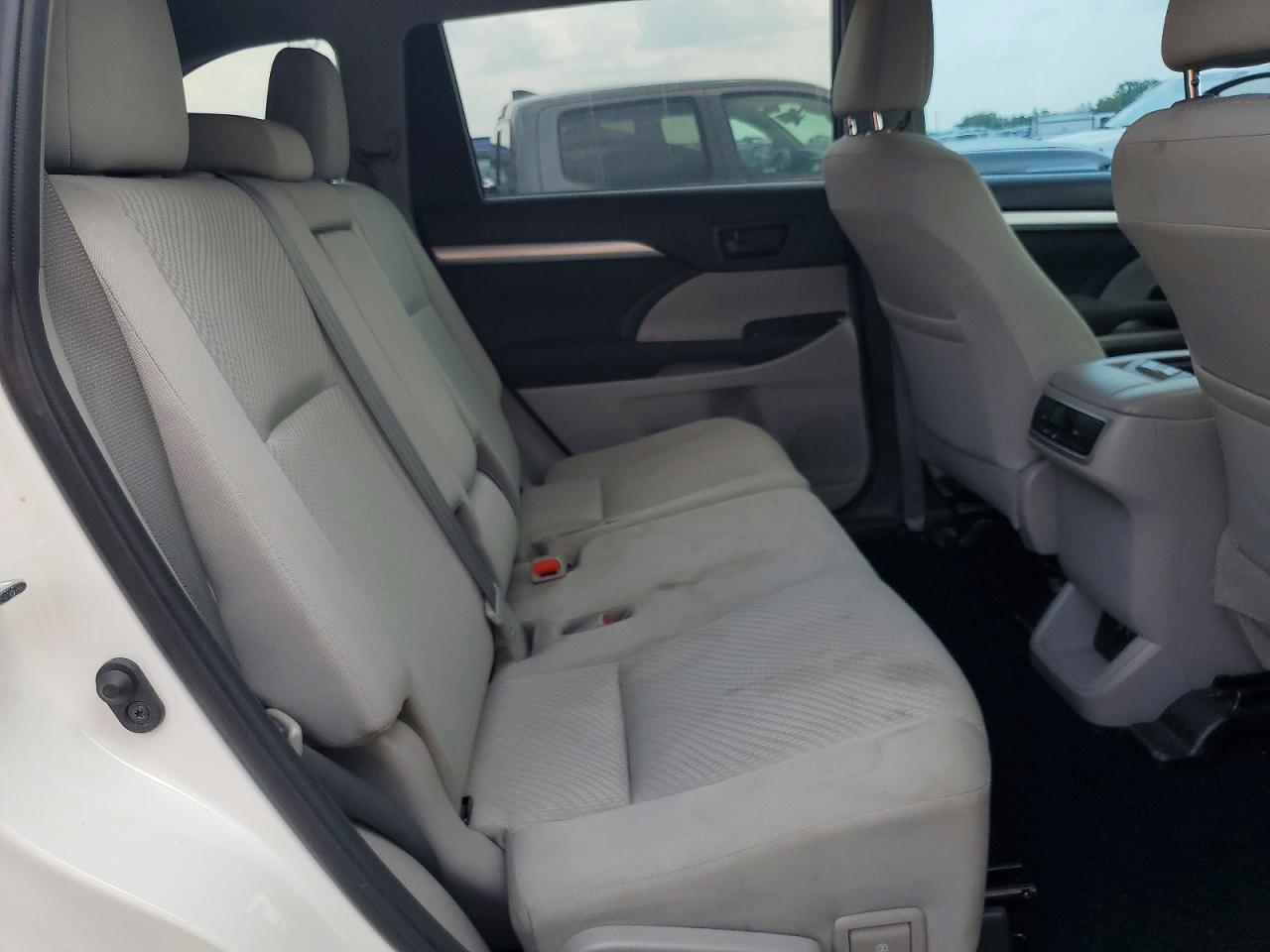 2019 TOYOTA HIGHLANDER LE — Фото 11 из 13