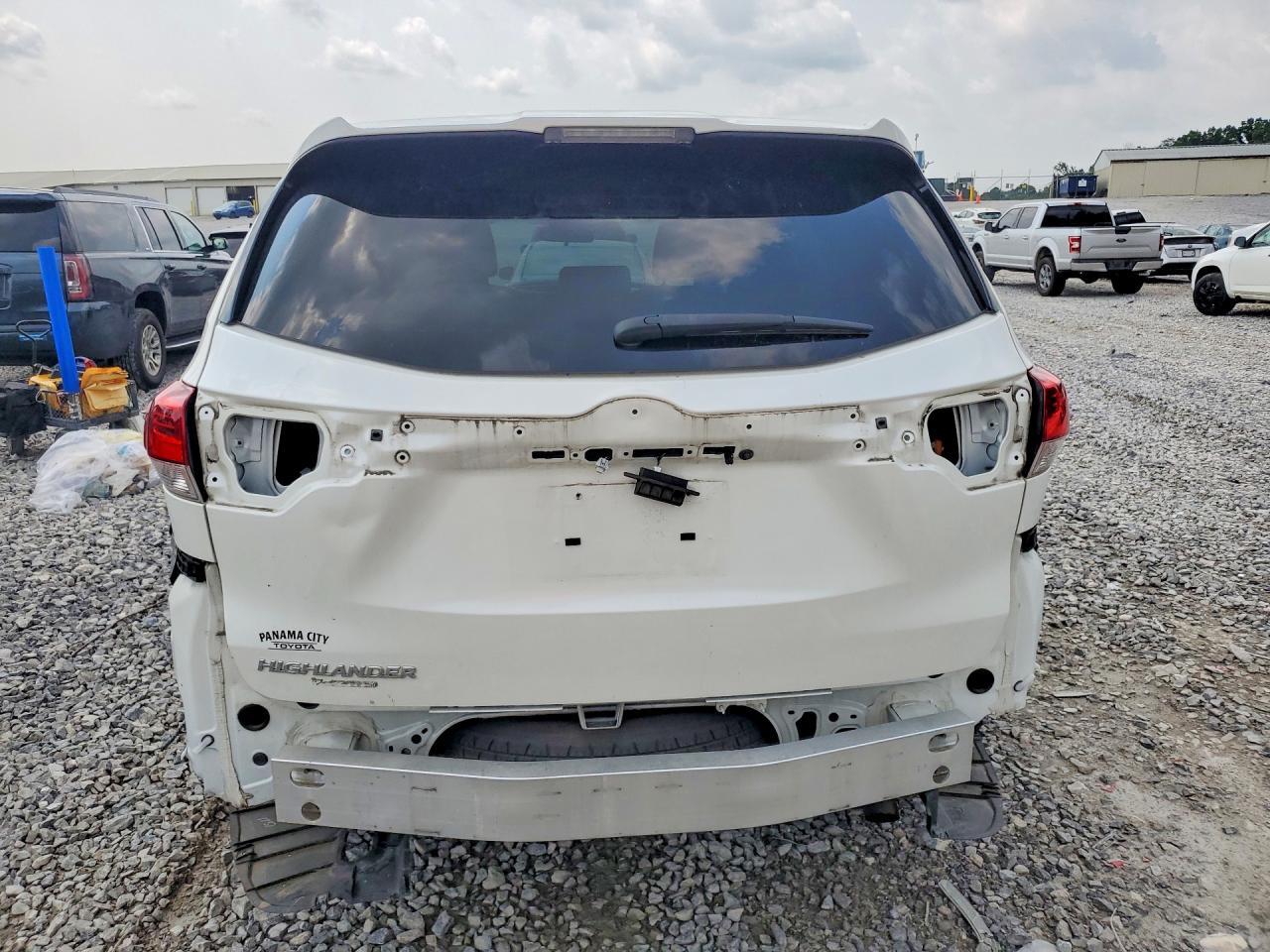 2019 TOYOTA HIGHLANDER LE — Фото 6 из 13