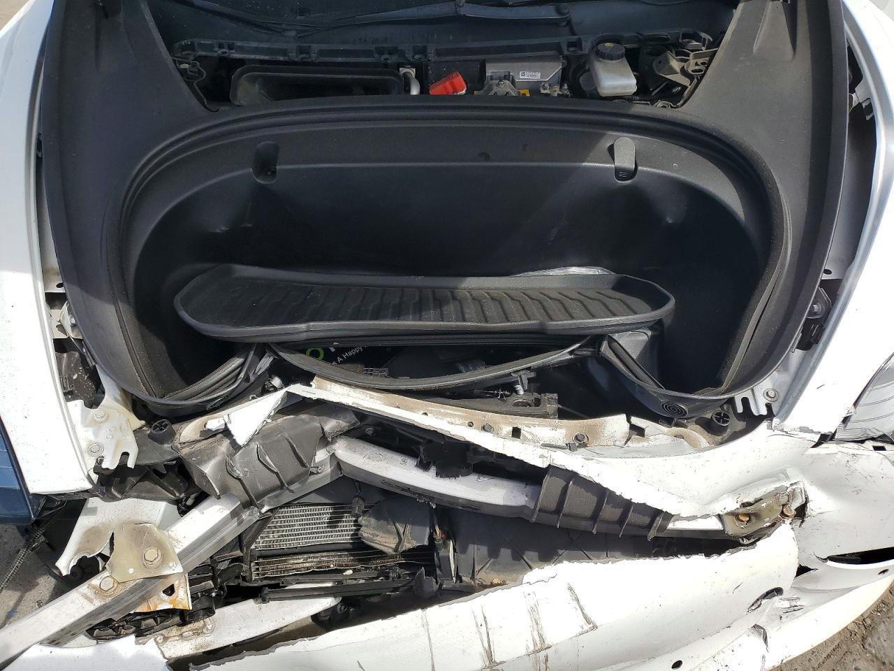 2019 TESLA MODEL 3 — Фото 11 из 12