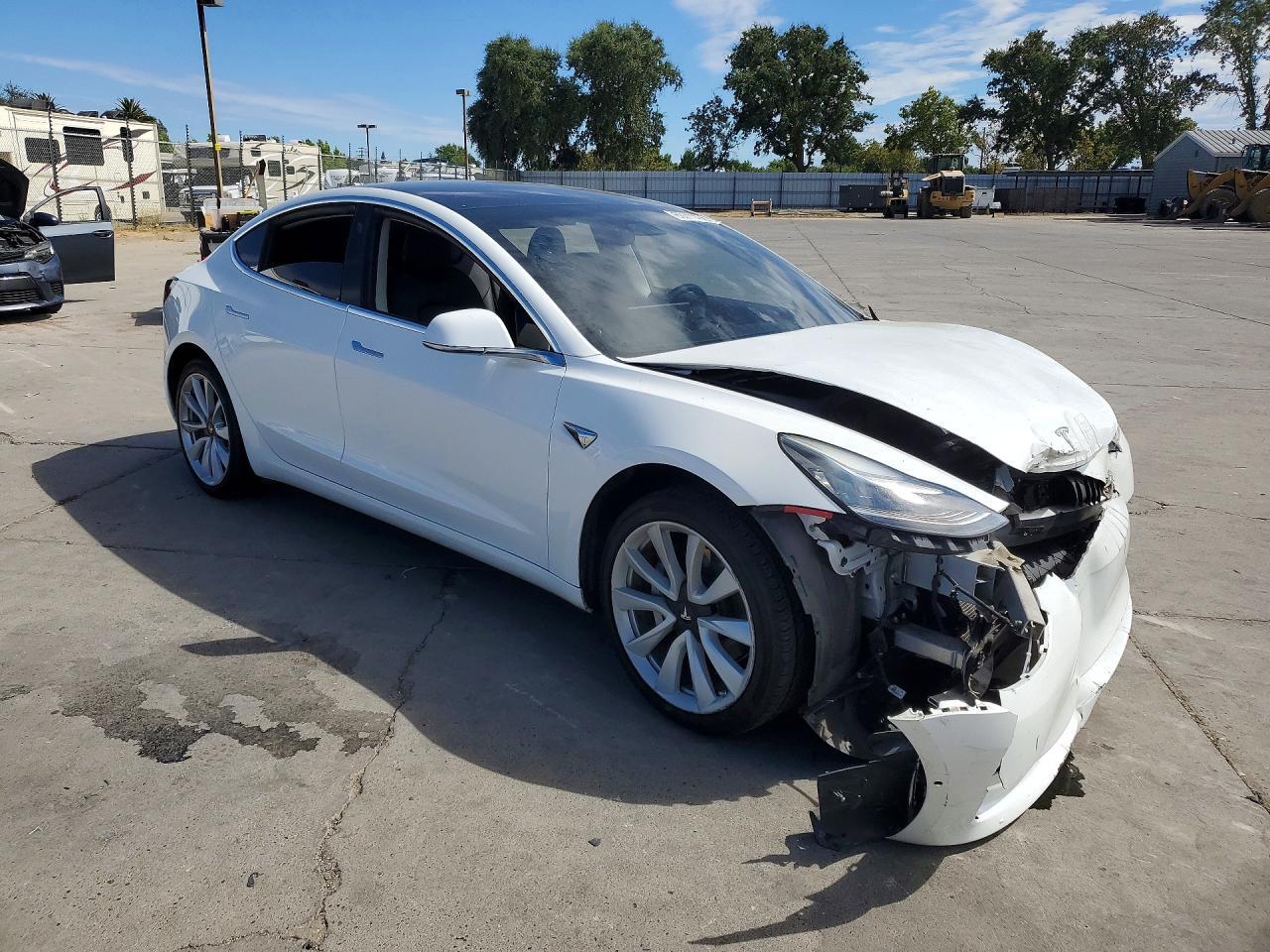 2019 TESLA MODEL 3 — Фото 4 из 12