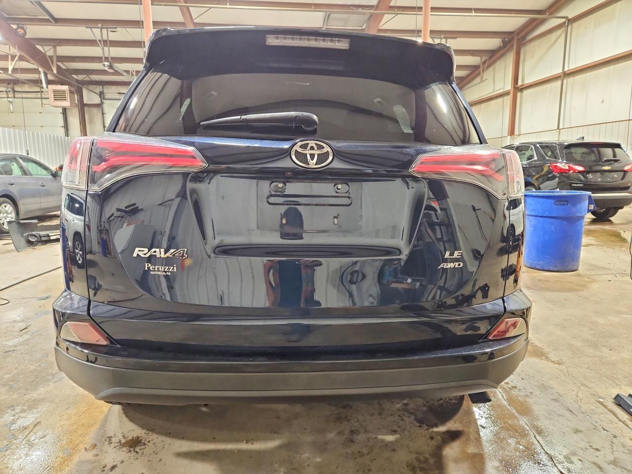 2018 TOYOTA RAV4 LE — Фото 6 из 14