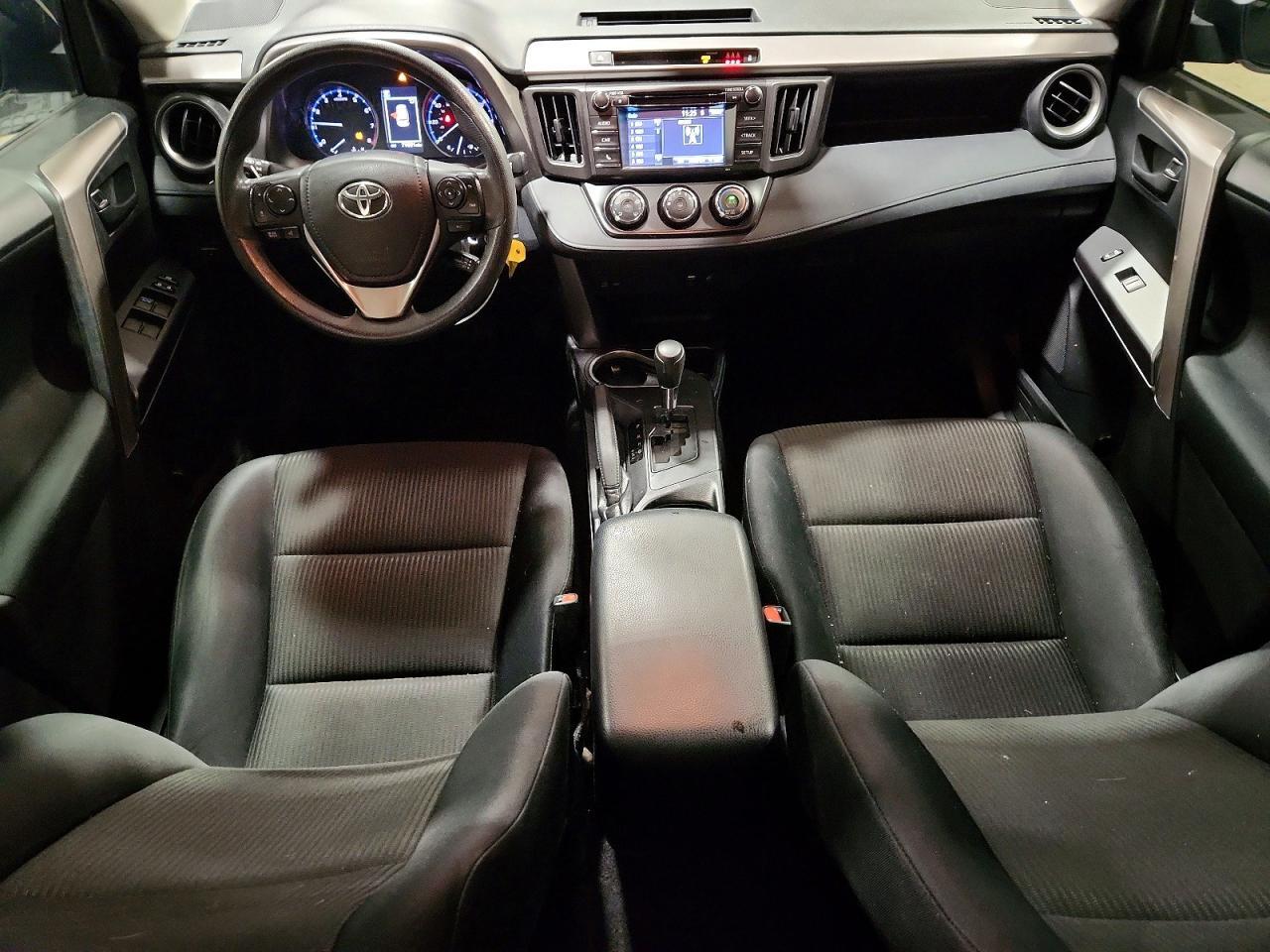 2018 TOYOTA RAV4 LE — Фото 8 из 14