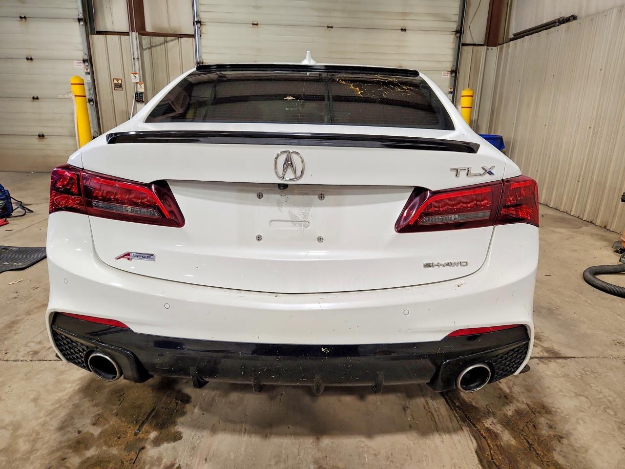 2018 ACURA TLX TECH+A — Фото 6 из 13