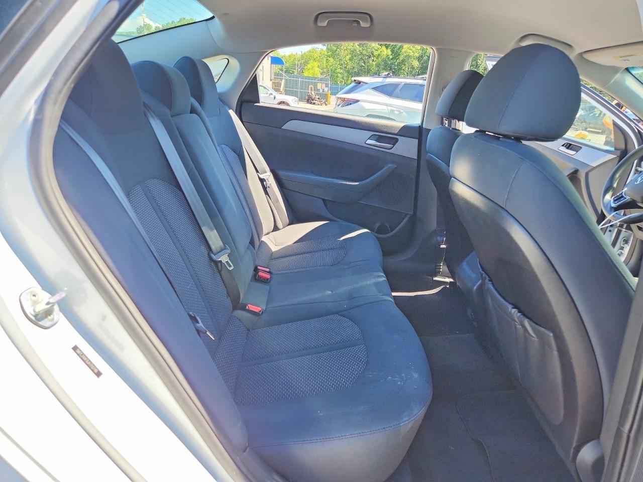 5NPE24AF8JH710746 2018 HYUNDAI SONATA photo no. 10