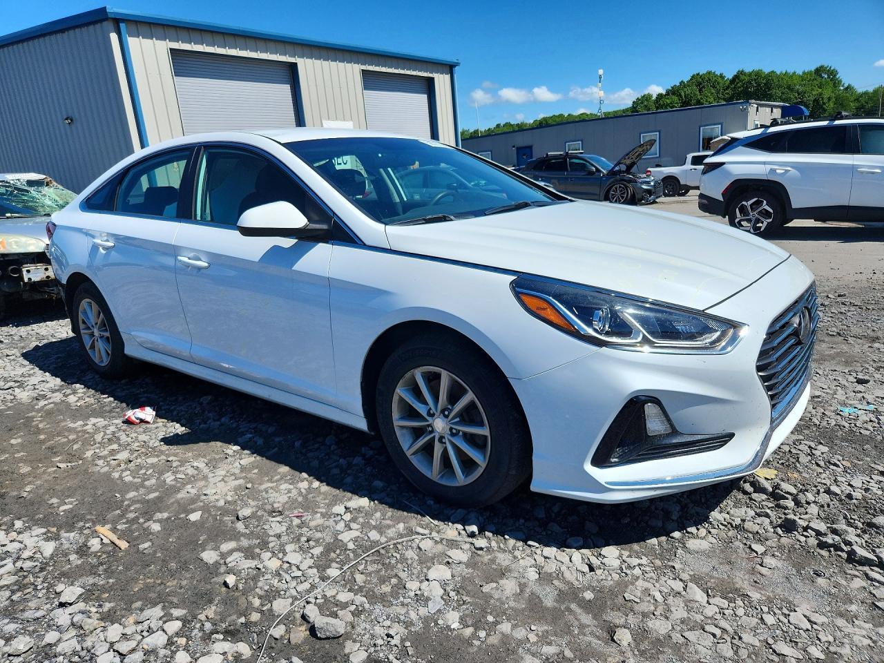 5NPE24AF8JH710746 2018 HYUNDAI SONATA photo no. 4