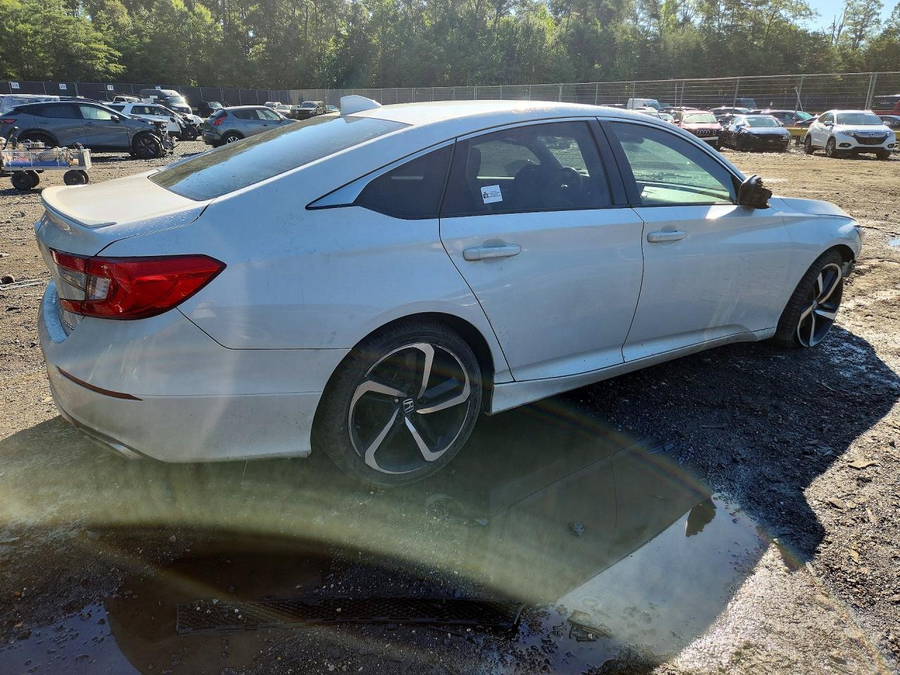 1HGCV1F39JA165256 2018 HONDA ACCORD photo no. 3