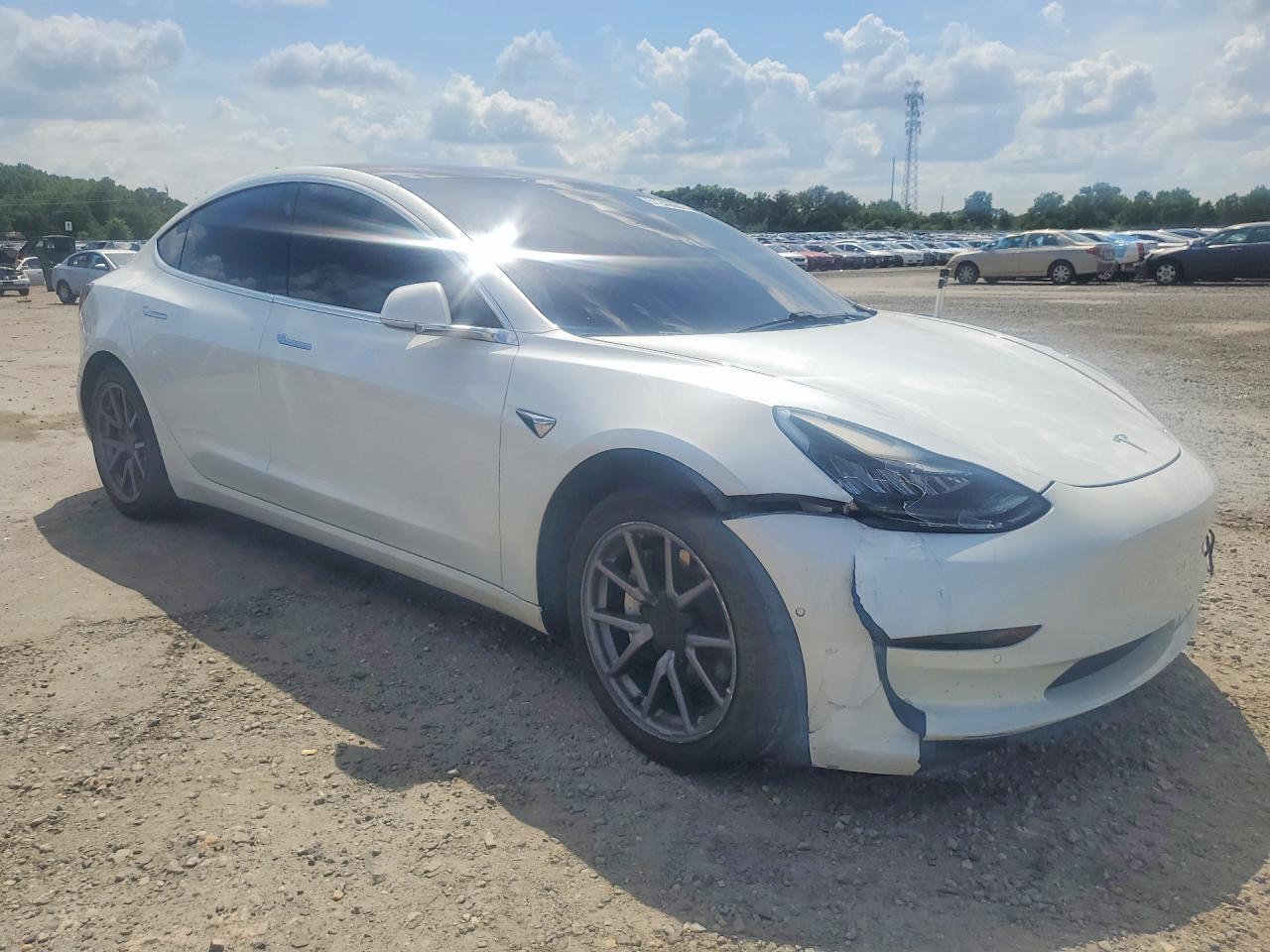 5YJ3E1EA4JF161539 2018 TESLA MODEL 3 photo no. 4