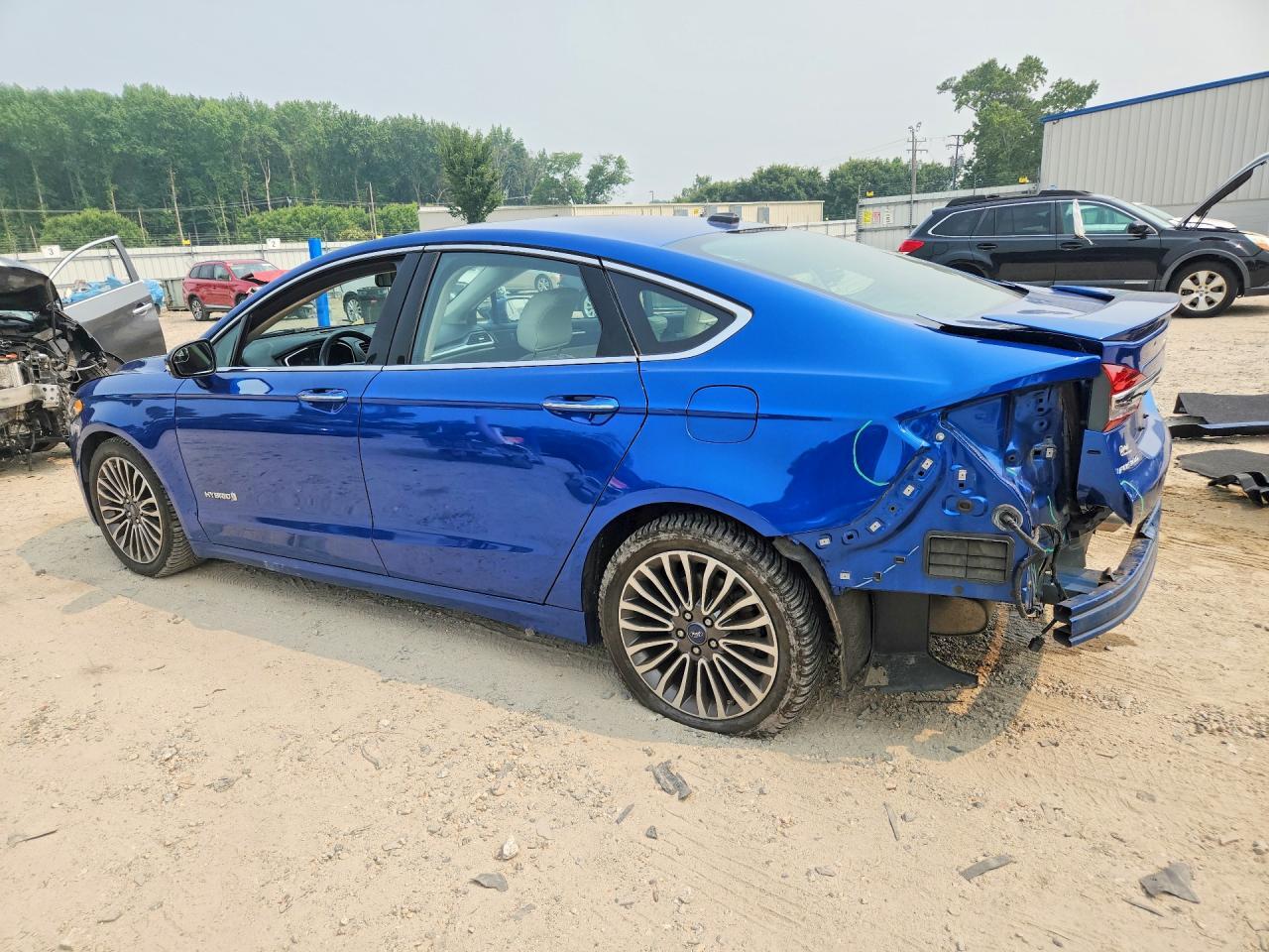 2018 FORD FUSION TITANIUM/PLATINUM HEV — Фото 2 из 13
