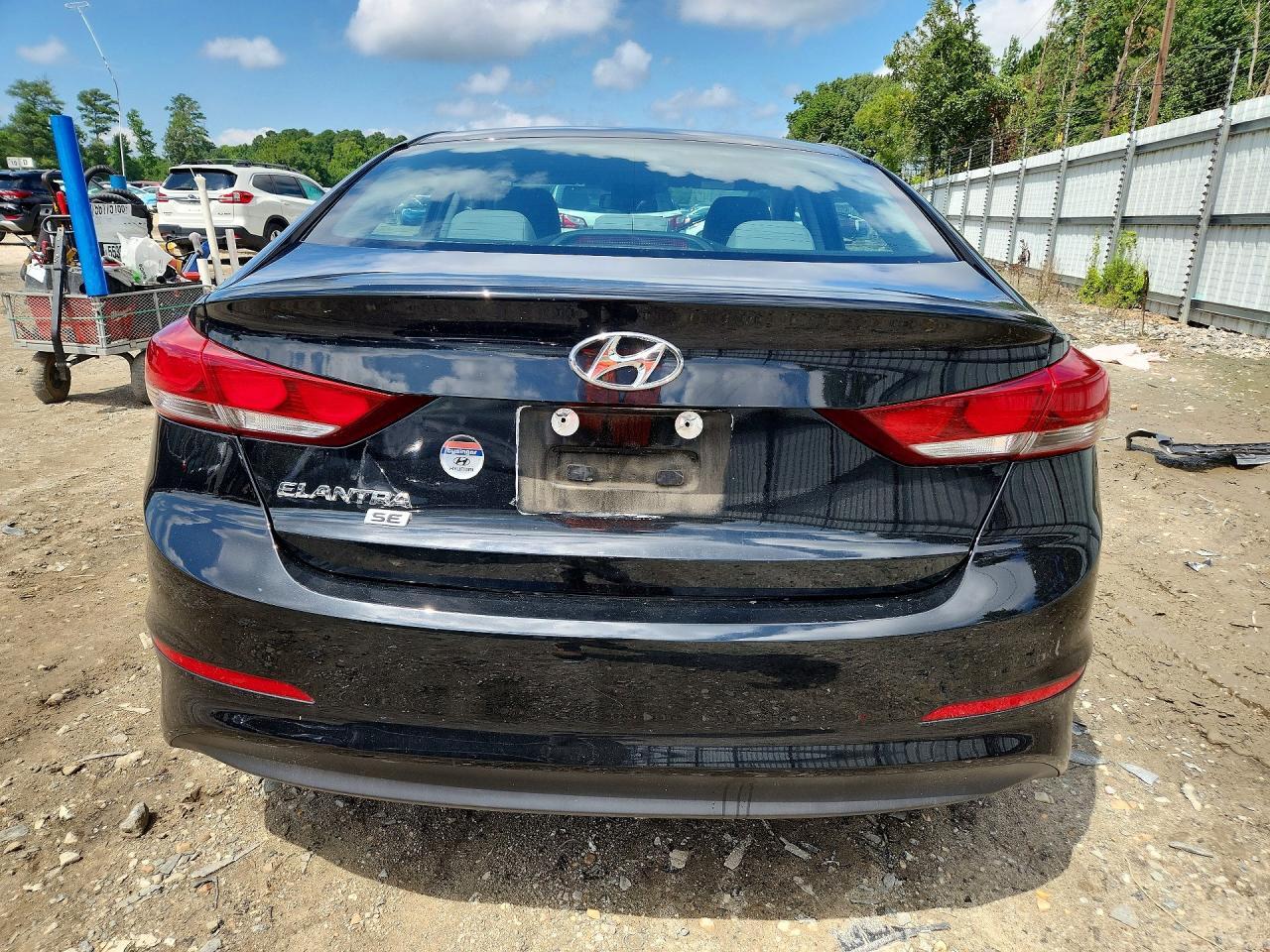 2018 HYUNDAI ELANTRA SE — Фото 6 из 12