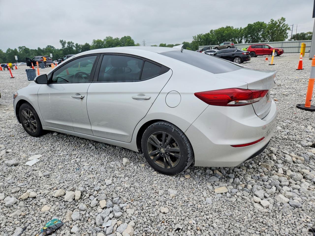 2018 HYUNDAI ELANTRA SEL — Фото 2 из 12