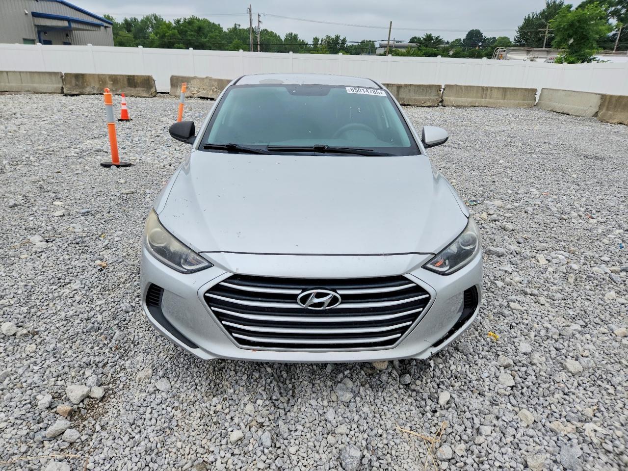 2018 HYUNDAI ELANTRA SEL — Фото 5 из 12