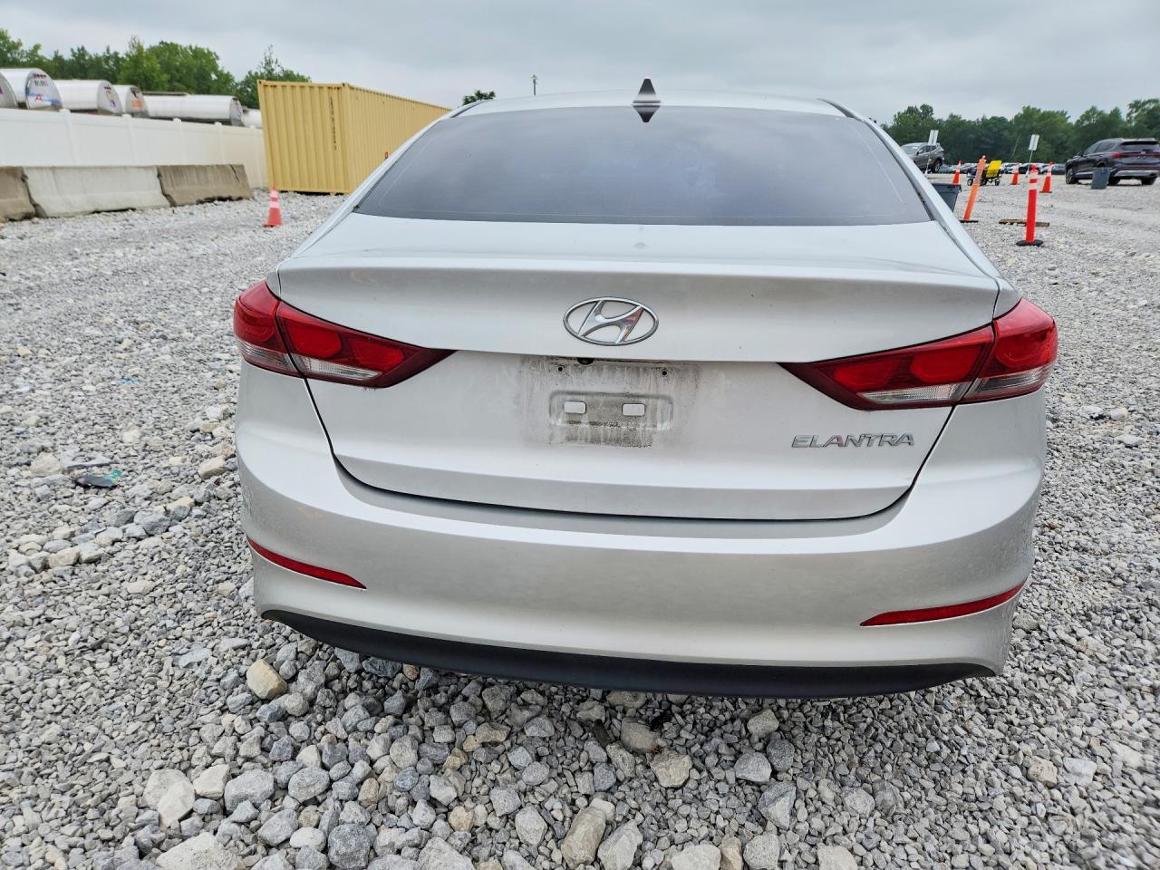 2018 HYUNDAI ELANTRA SEL — Фото 6 из 12