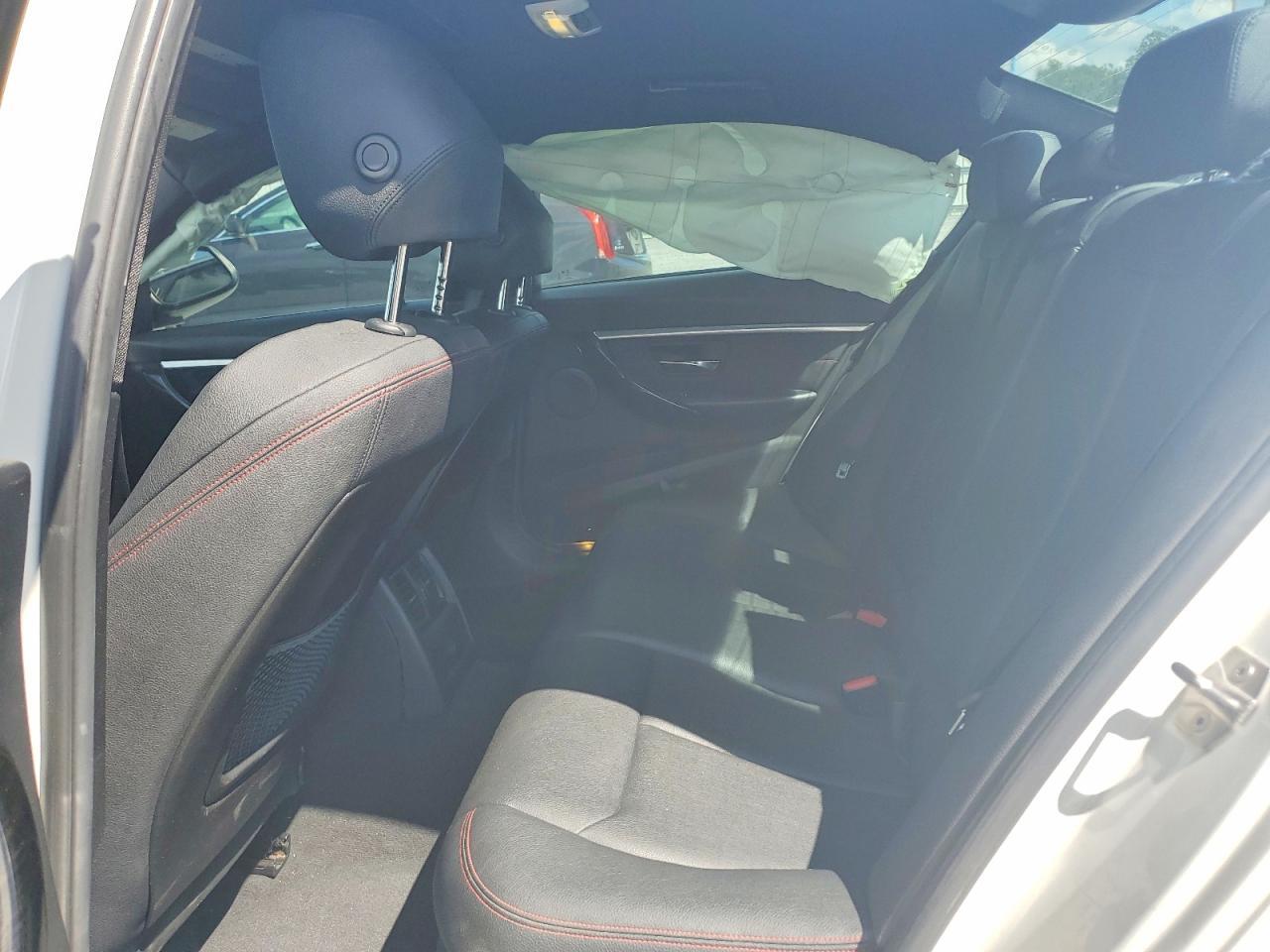 WBA8B9C51JEE80823 2018 BMW 330 photo no. 10