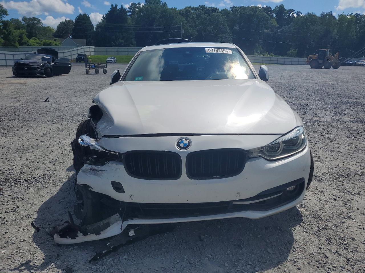 WBA8B9C51JEE80823 2018 BMW 330 photo no. 5
